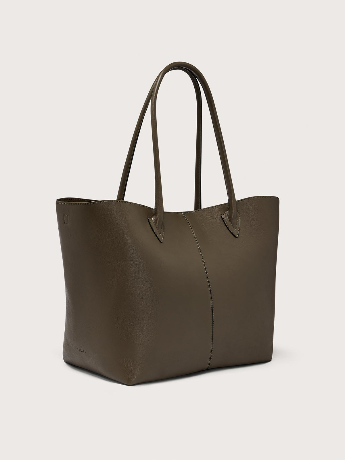 Loene Tote Bag Medium Leather - Refined Everyday Style | Varley Trusted