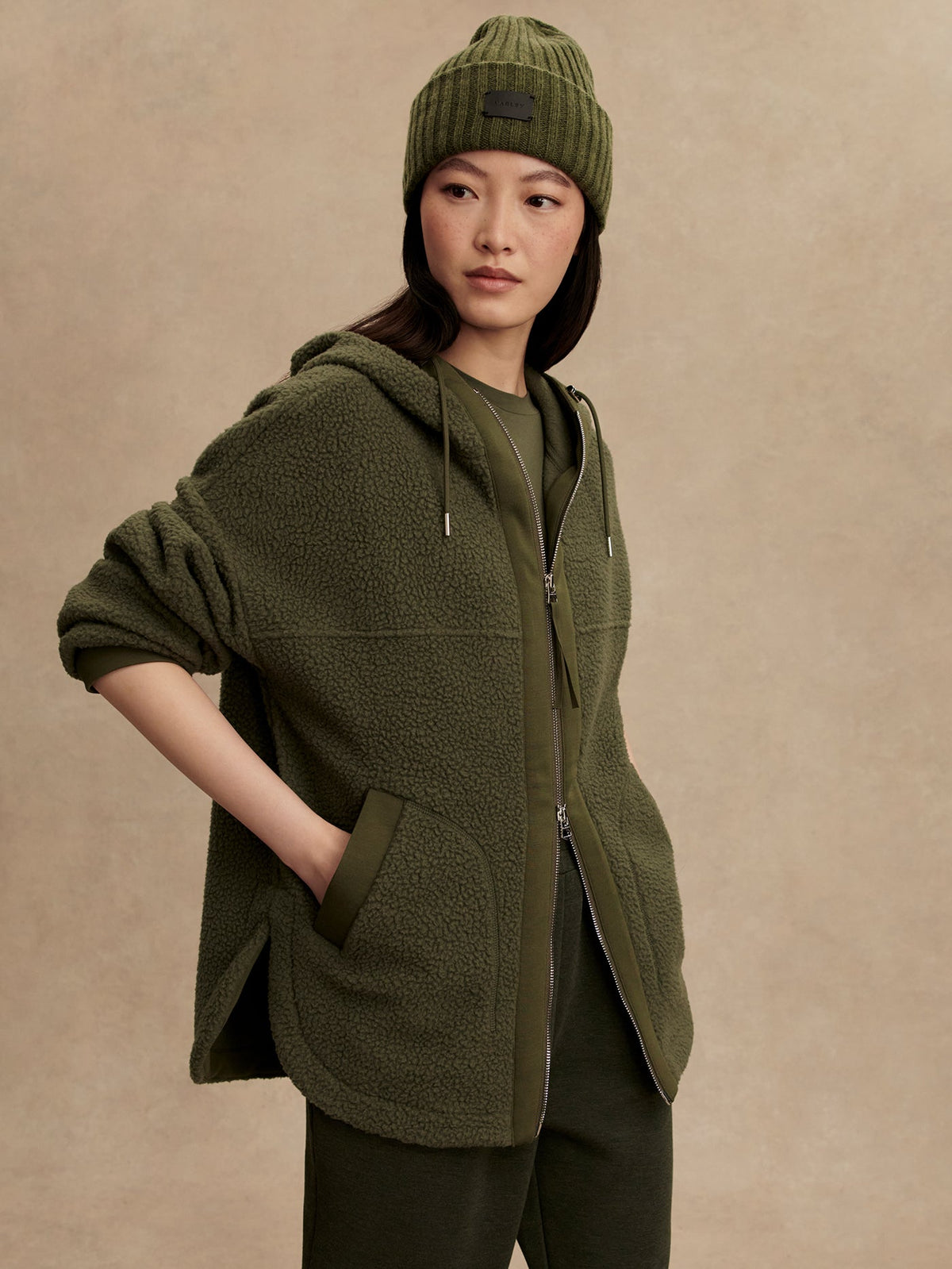Fey Relaxed Fleece | Varley Featured