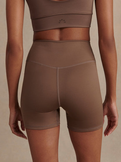 Assure High Rise Short 5 | Varley Best Price