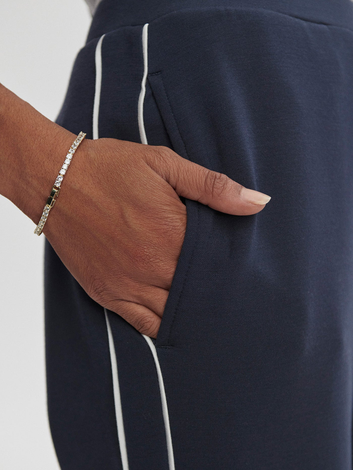 The Slim Piped Pant 27.5 | Varley Deals