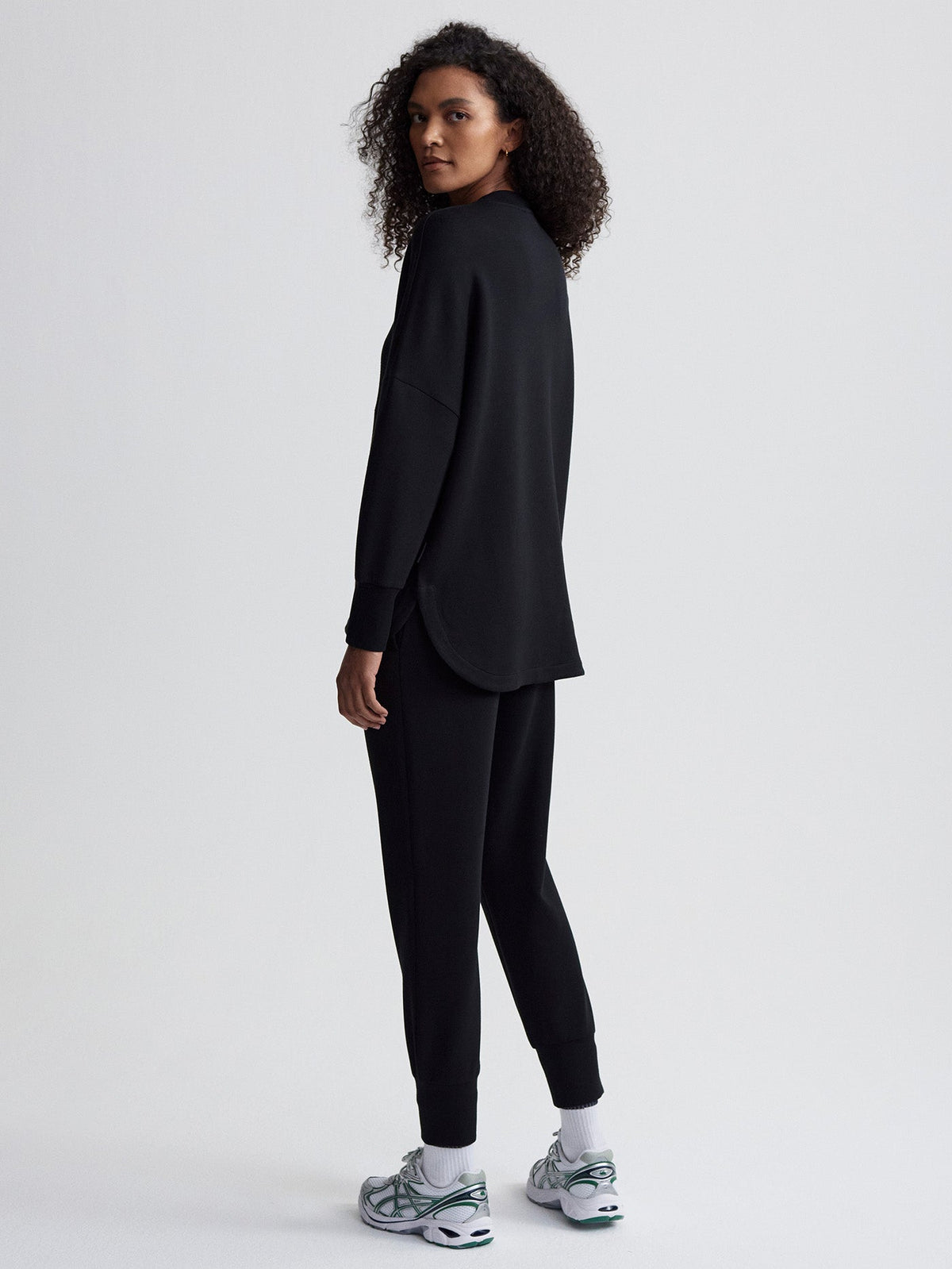 Paige Longline Sweat | VARLEY US | Varley Smart Buy